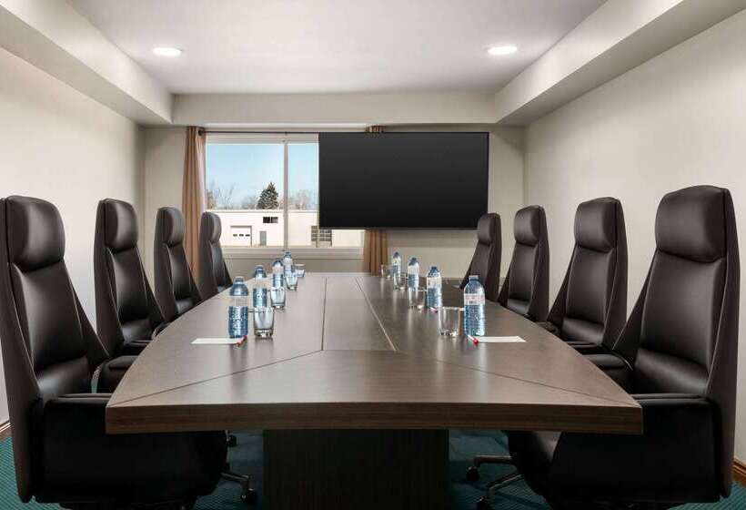 فندق Ramada By Wyndham Miramichi New Brunswick