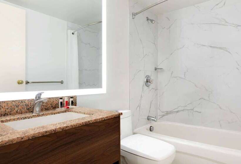 فندق Ramada By Wyndham Miramichi New Brunswick