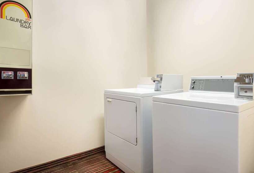 فندق Ramada By Wyndham Miramichi New Brunswick