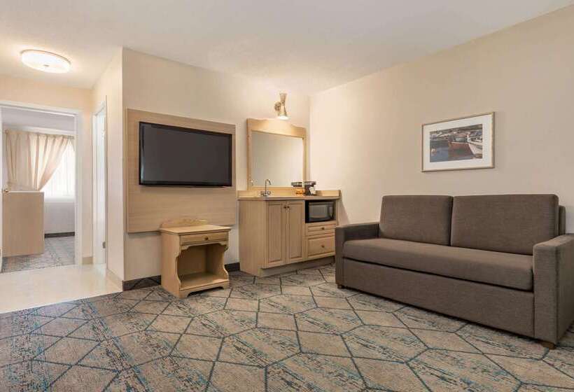 فندق Ramada By Wyndham Miramichi New Brunswick