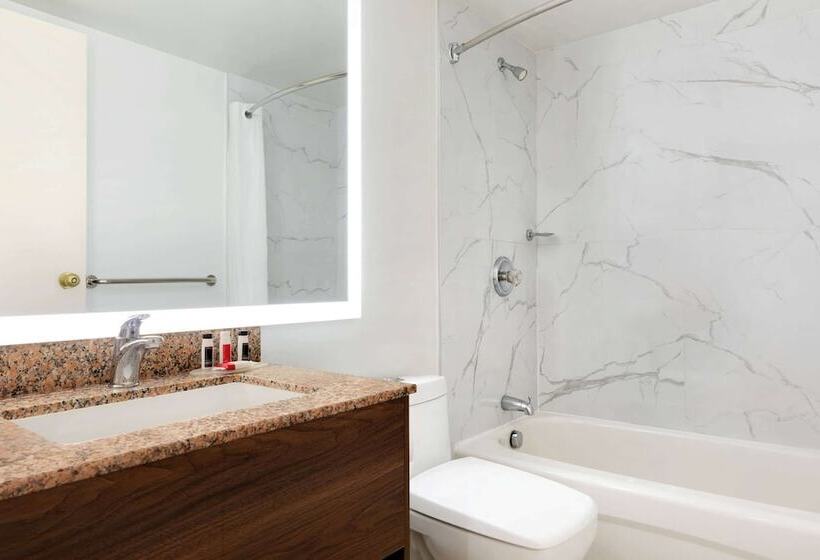 فندق Ramada By Wyndham Miramichi New Brunswick