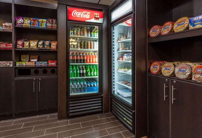 Отель Ramada By Wyndham Timmins