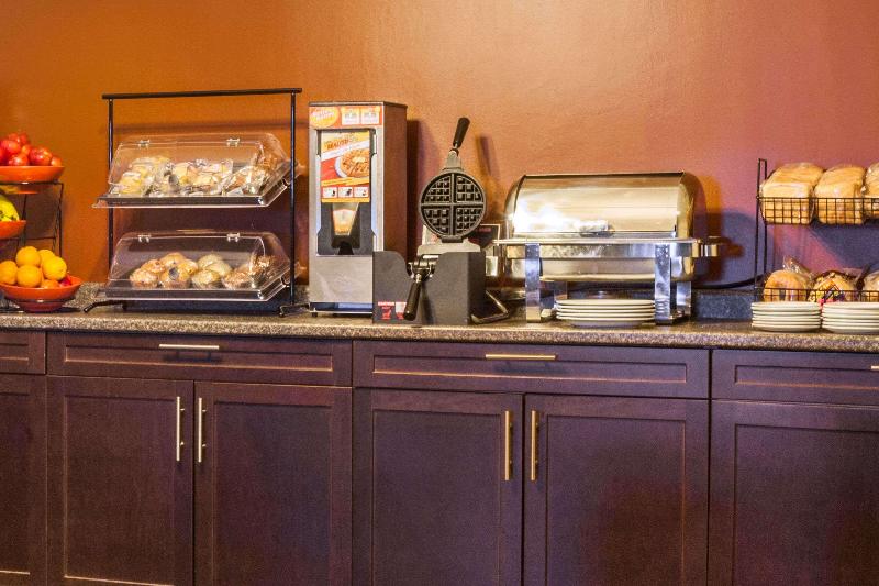 Отель Ramada By Wyndham Timmins