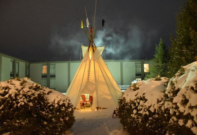 Отель Ramada By Wyndham Timmins