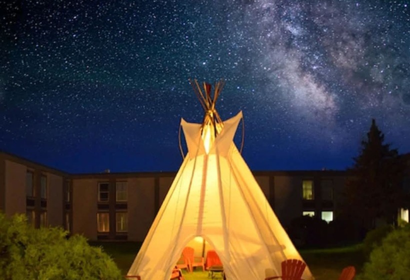 Отель Ramada By Wyndham Timmins