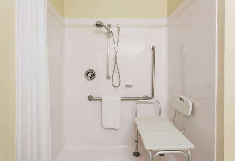 酒店 Super 8 By Wyndham Campbellton Nb