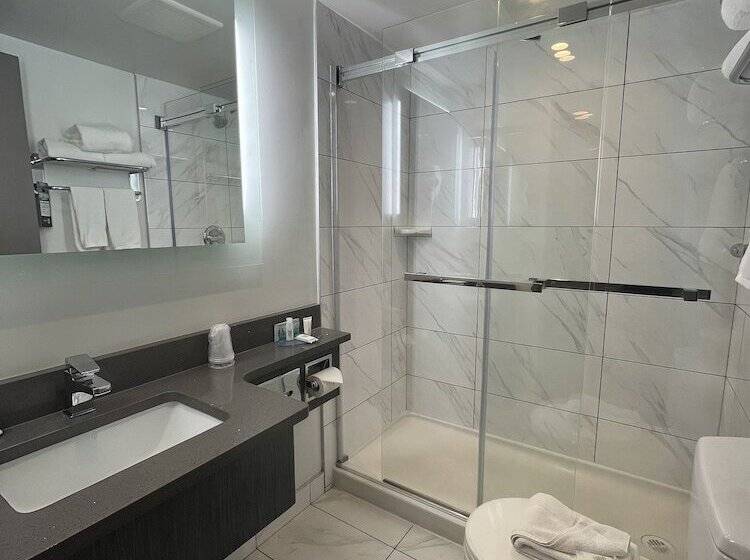 فندق Super 8 By Wyndham Macleod Trail Calgary