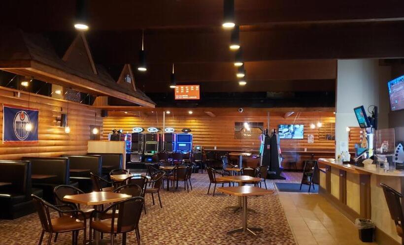 فندق Super 8 By Wyndham Spruce Grove