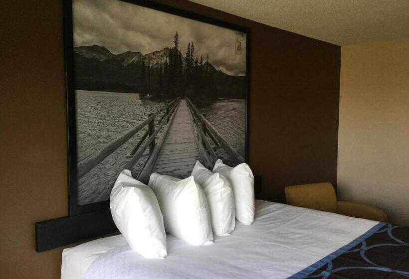 فندق Super 8 By Wyndham Spruce Grove