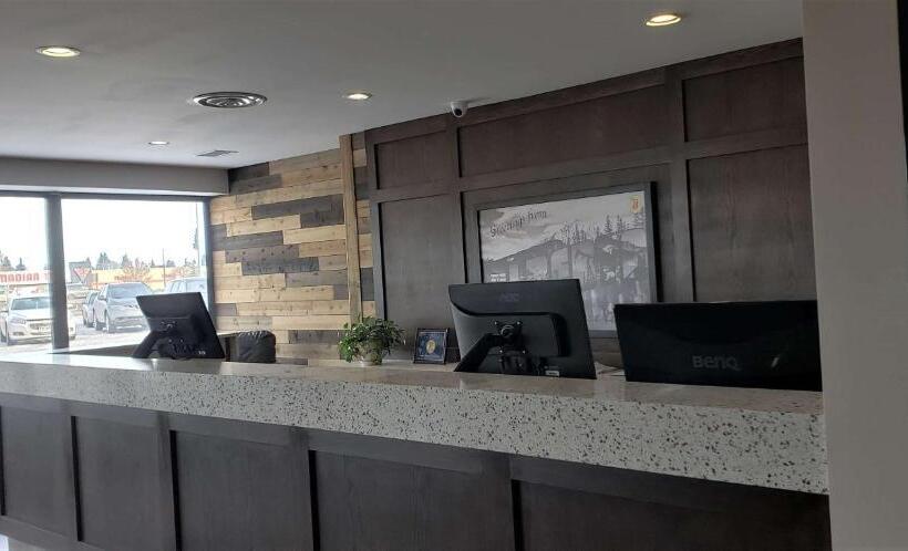 فندق Super 8 By Wyndham Spruce Grove