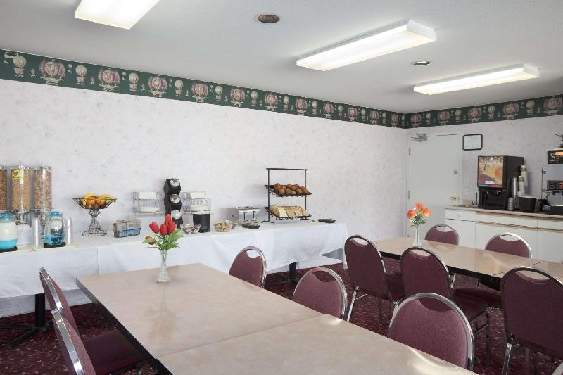 ホテル Super 8 By Wyndham West Kelowna Bc