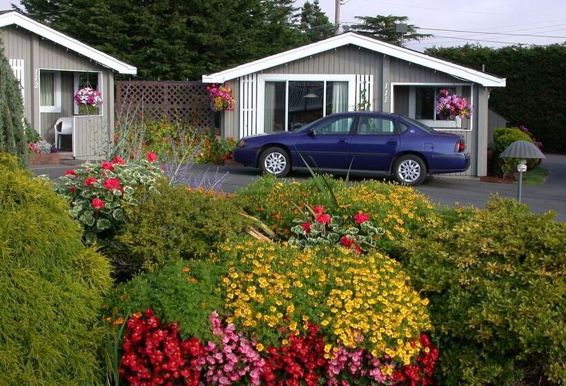 בית מלון כפרי The Cedarwood Inn & Suites