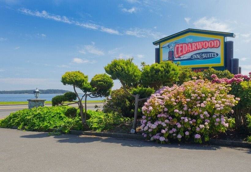 בית מלון כפרי The Cedarwood Inn & Suites