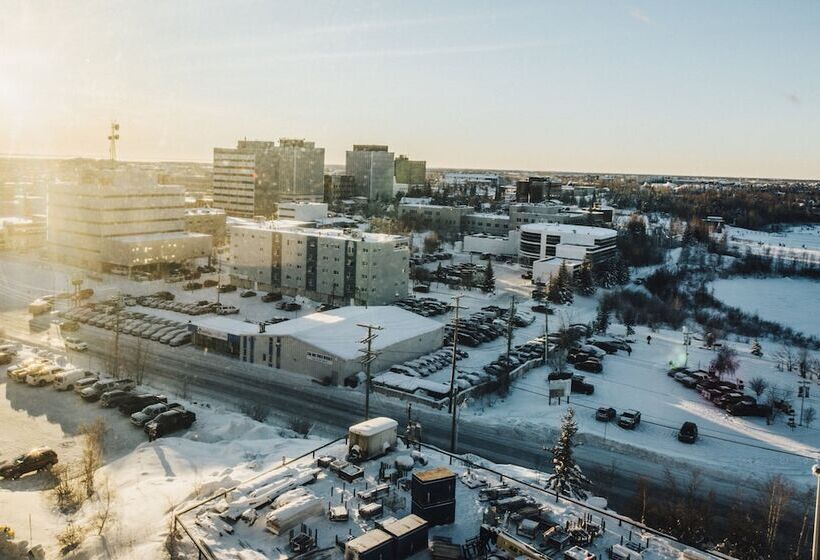 فندق The Explorer