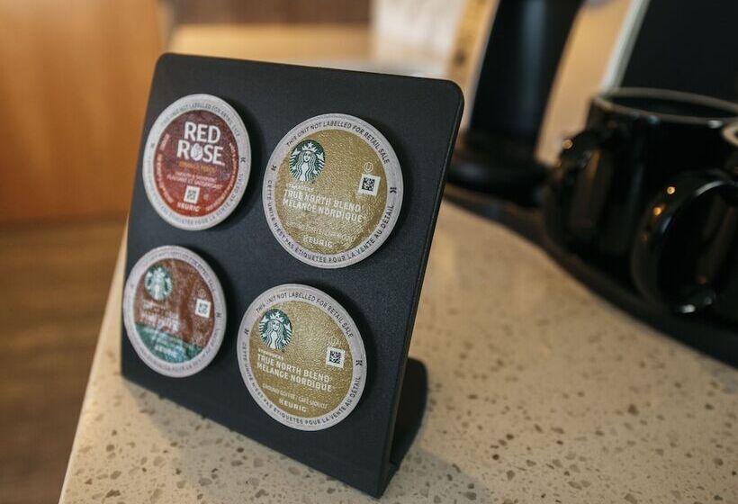 فندق The Explorer