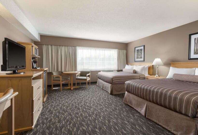 בית מלון כפרי Travelodge By Wyndham Prince George