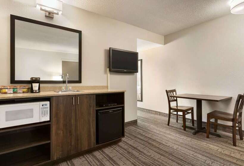 فندق Travelodge Suites By Wyndham New Glasgow