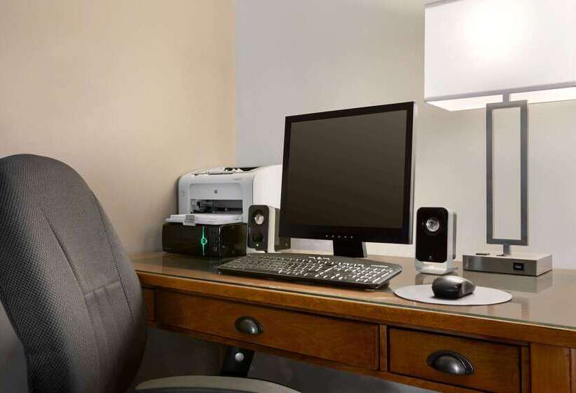 فندق Travelodge Suites By Wyndham New Glasgow