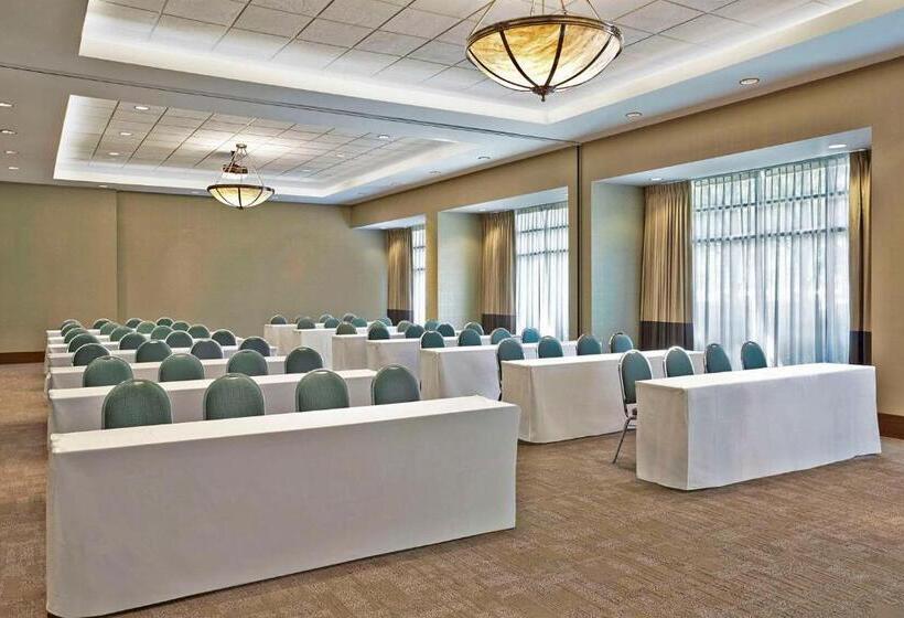 Grand Park Hotel Vancouver Airport, Ascend Hotel Collection