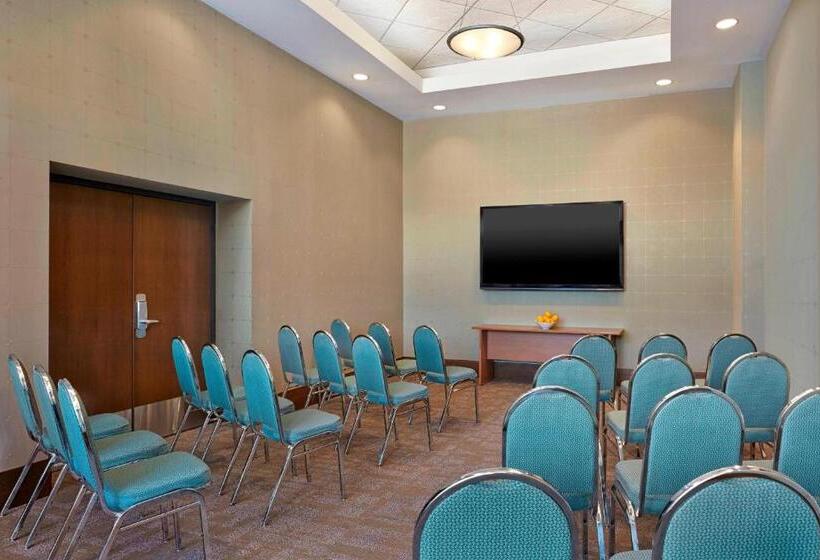 Grand Park Hotel Vancouver Airport, Ascend Hotel Collection