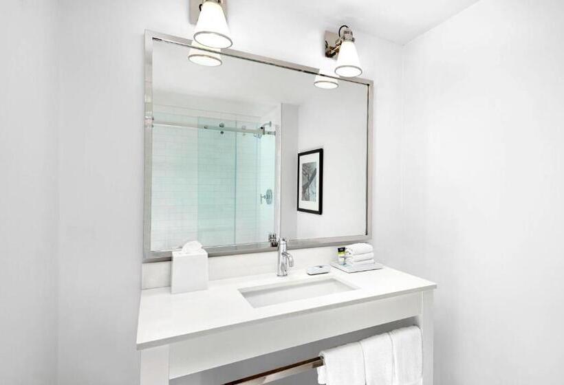 Grand Park Hotel Vancouver Airport, Ascend Hotel Collection