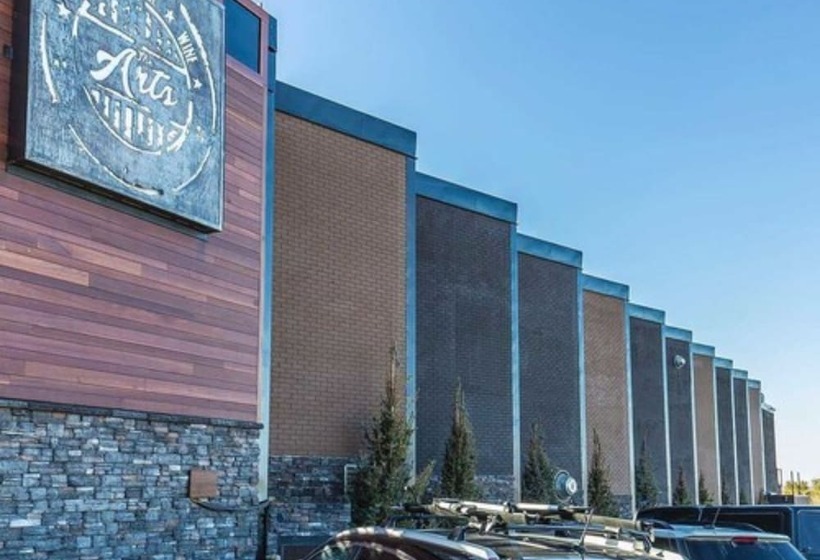 בית מלון כפרי Wyndham Garden Medicine Hat Conference Center