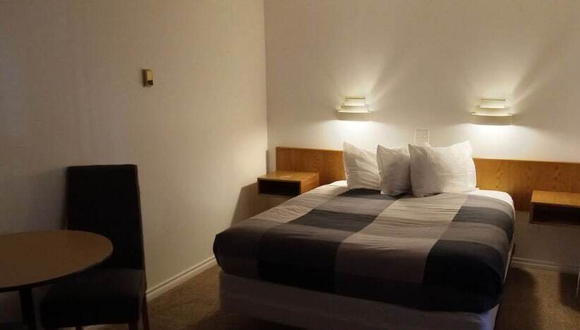 فندق على الطريق Cardston Inn