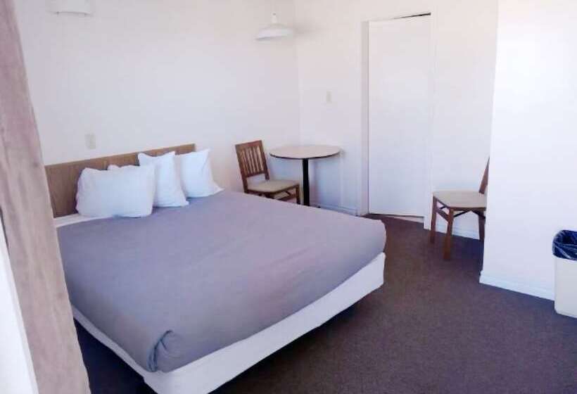 فندق على الطريق Cardston Inn