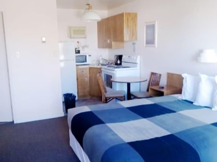 فندق على الطريق Cardston Inn