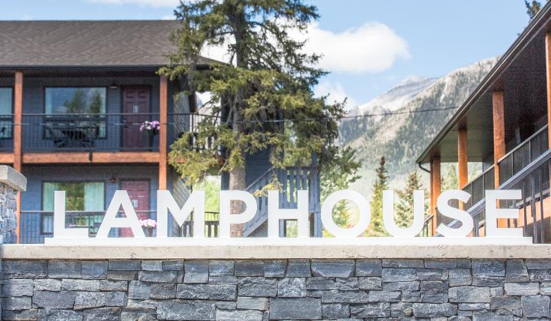 Motel Lamphouse By Basecamp