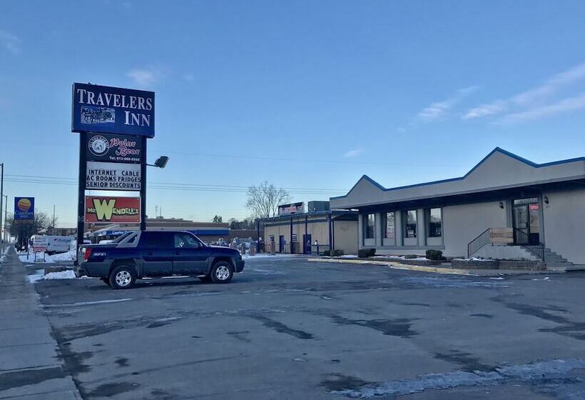 فندق على الطريق Travelers Inn