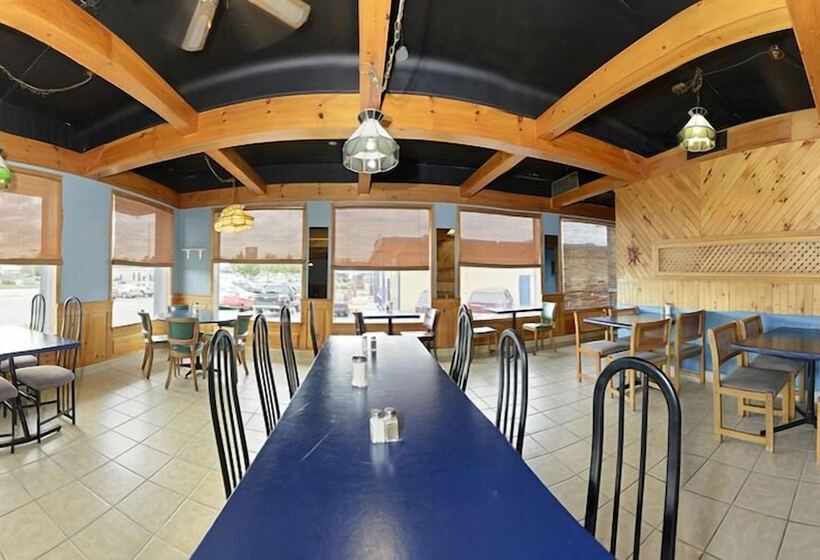 فندق على الطريق Travelers Inn