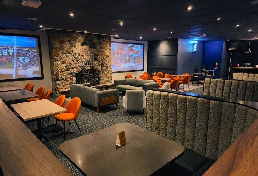 منتجع The Hotel At Falcon Lake