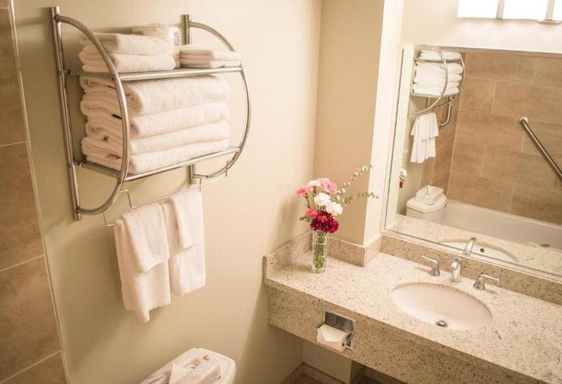 Sea To Sky Hotel And Conference Centre