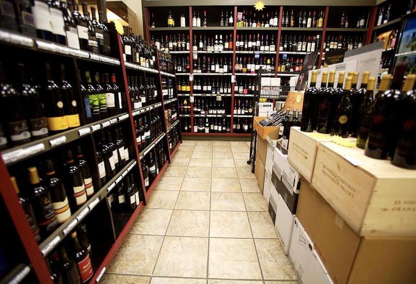 Sea To Sky Hotel And Conference Centre