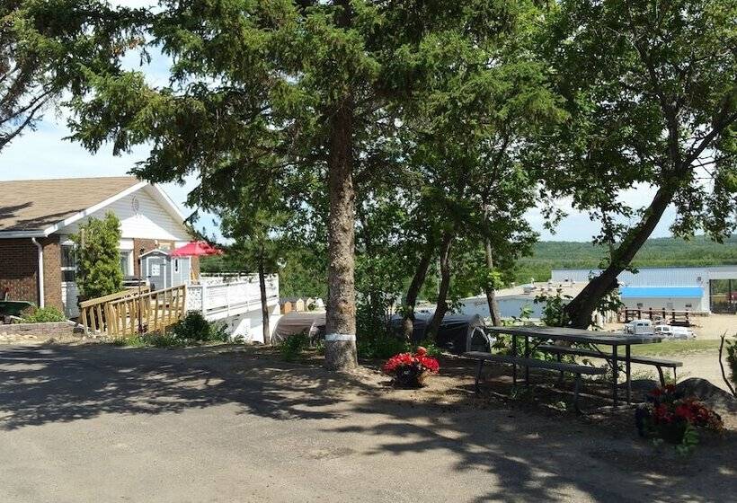 Athabasca Lodge Motel