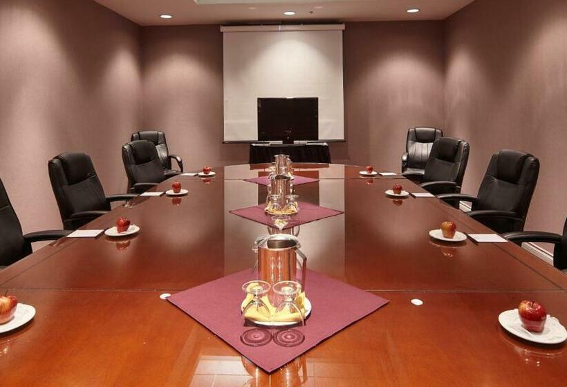 Executive Plaza Hotel & Conference Centre, Metro Vancouver