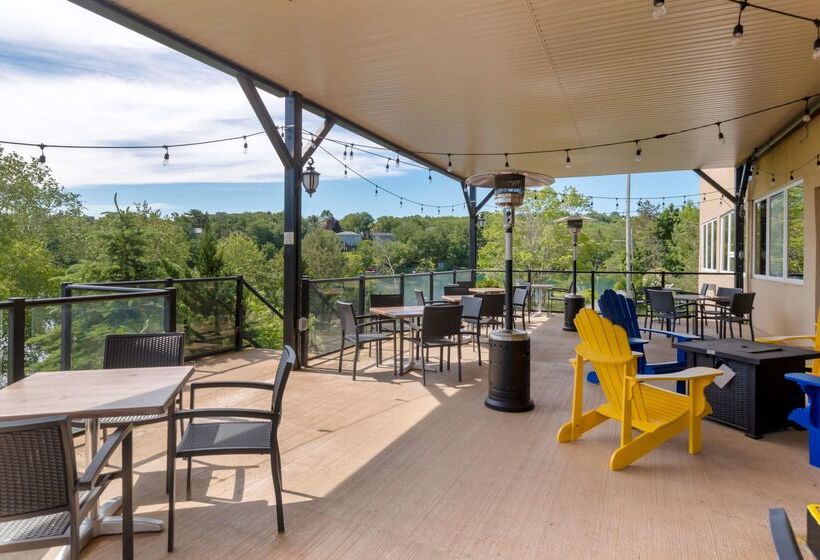 Best Western Plus Chocolate Lake Hotel   Halifax