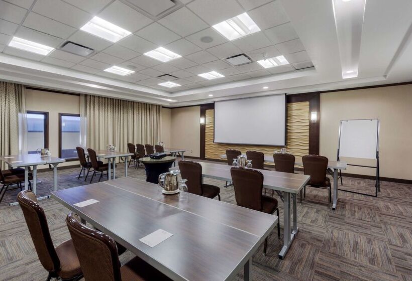ホテル Best Western Plus Edmonton Airport
