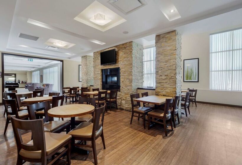 ホテル Best Western Plus Edmonton Airport