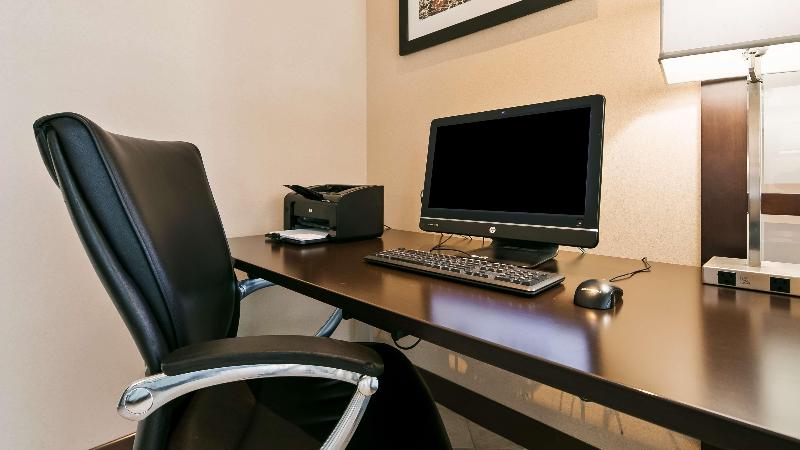 ホテル Best Western Plus Edmonton Airport