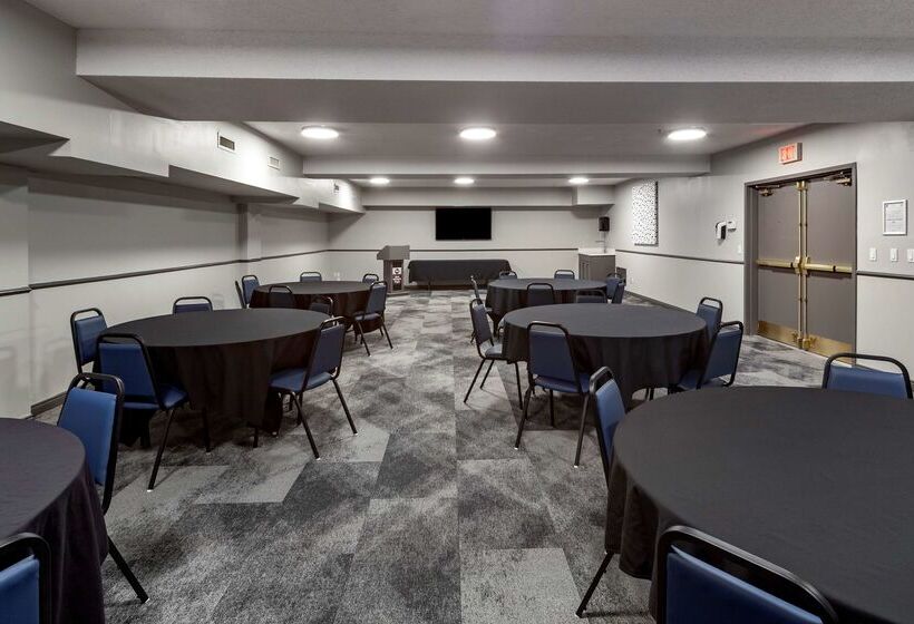 בית מלון כפרי Best Western Plus West Edmonton