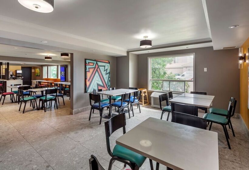 בית מלון כפרי Best Western Plus West Edmonton