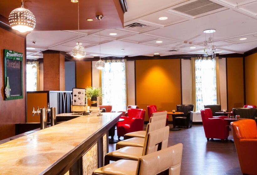 Отель Best Western Premier Toronto Airport Carlingview