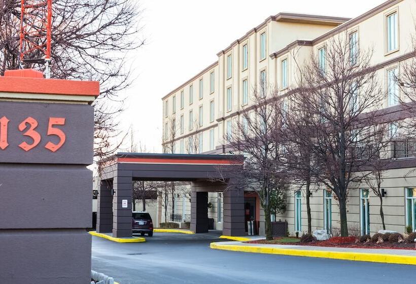 Отель Best Western Premier Toronto Airport Carlingview