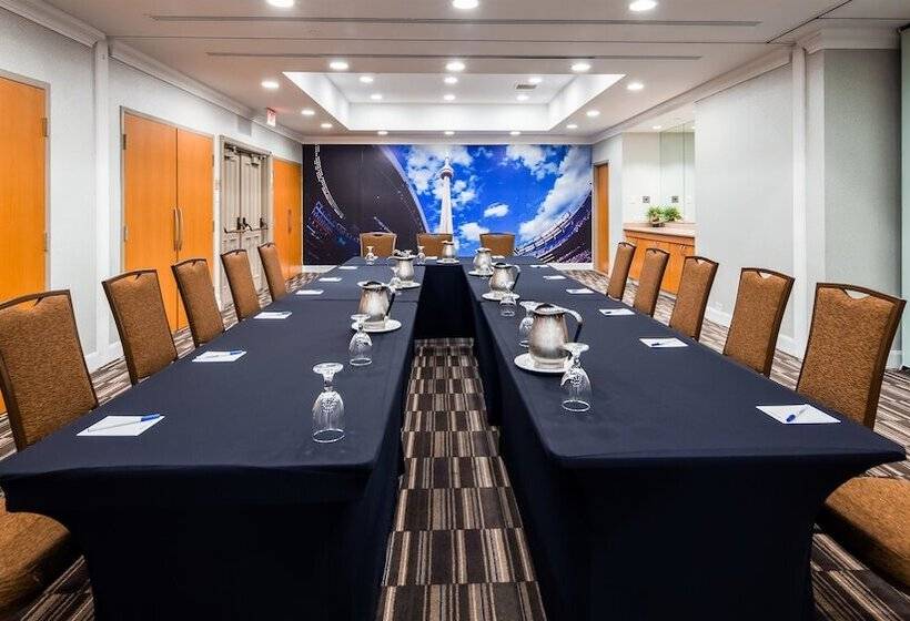 Отель Best Western Premier Toronto Airport Carlingview