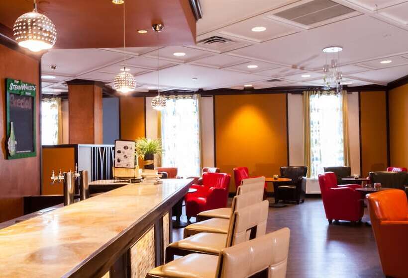 Отель Best Western Premier Toronto Airport Carlingview