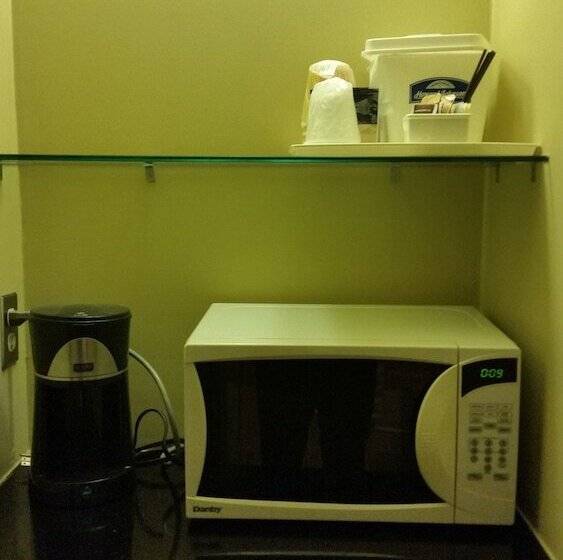 فندق Broadway Lodge