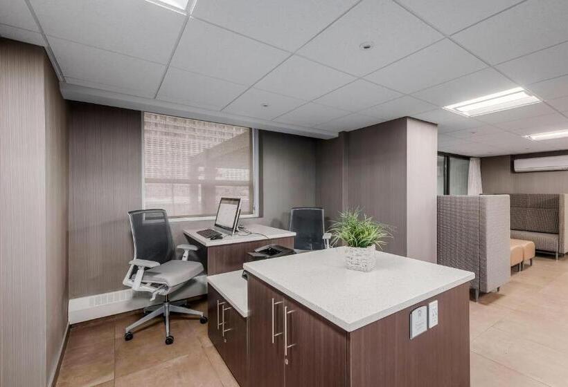 Coast Calgary Downtown Hotel & Suites By Apa