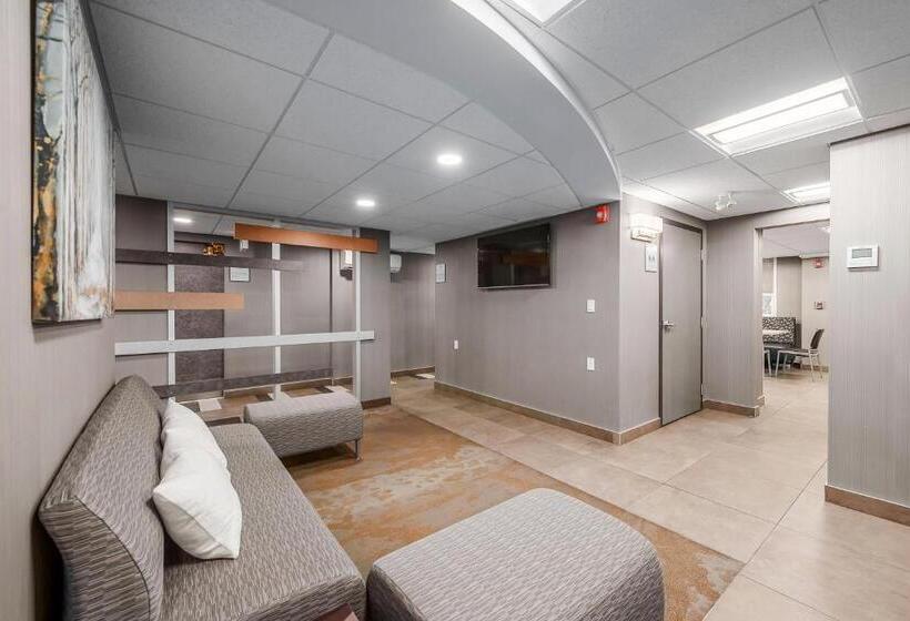 Coast Calgary Downtown Hotel & Suites By Apa